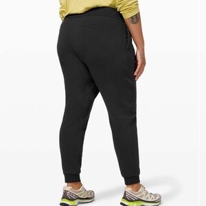 Lululemon Scuba Jogger Black size 6